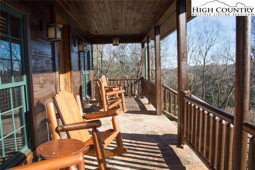 Image number 2 for the current listing
