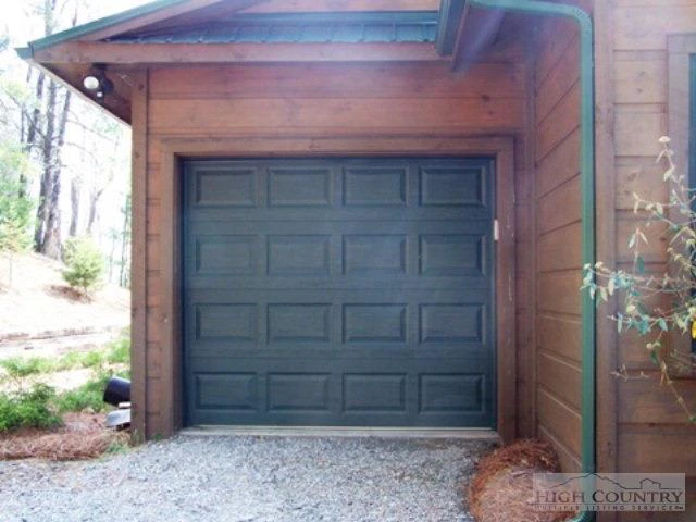 Image number 10 for the current listing