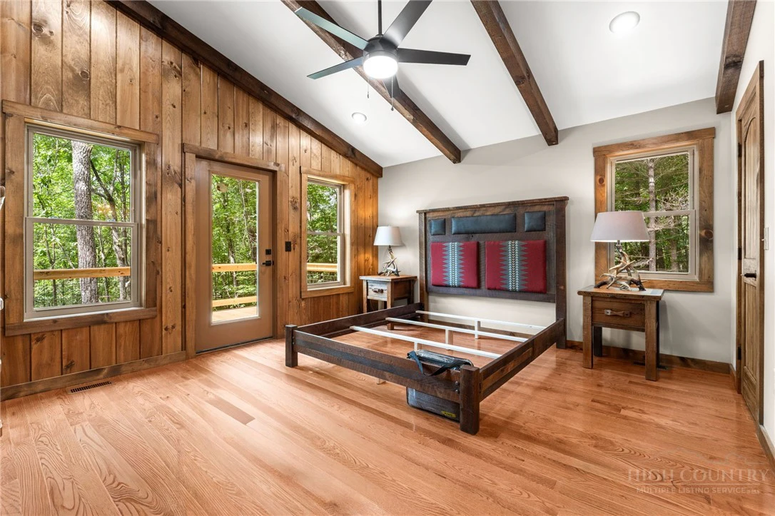 Image number 12 for the current listing
