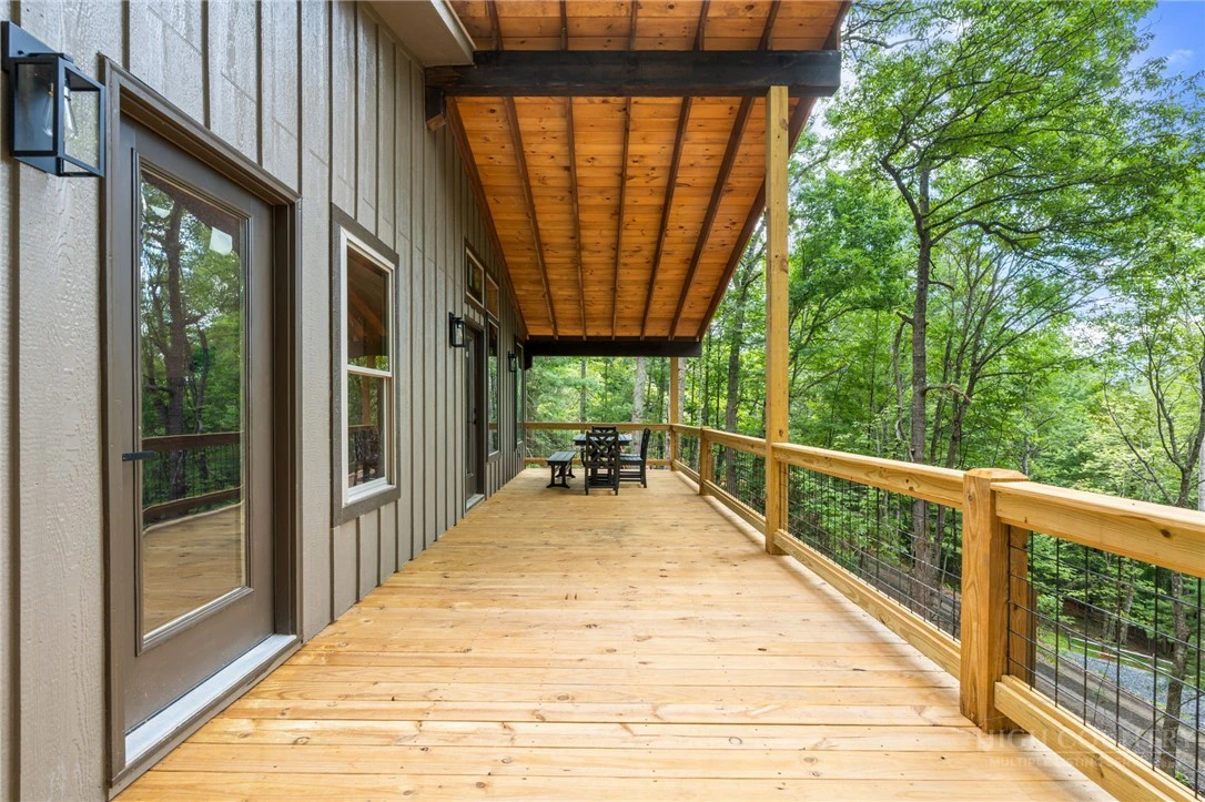 Image number 18 for the current listing