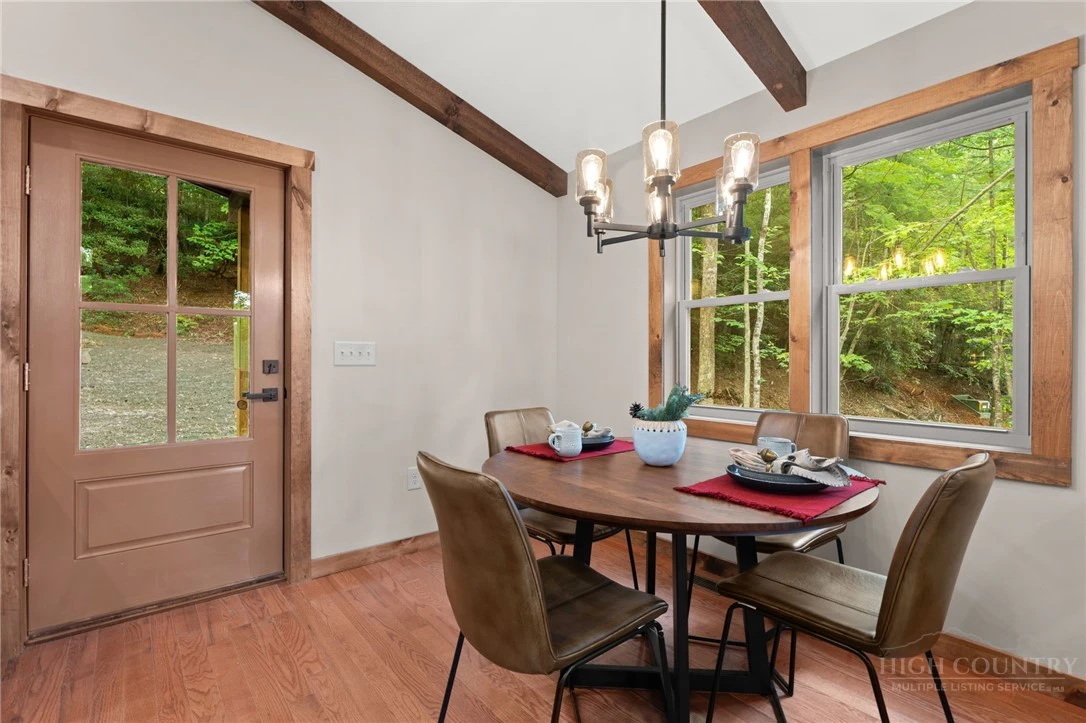 Image number 5 for the current listing