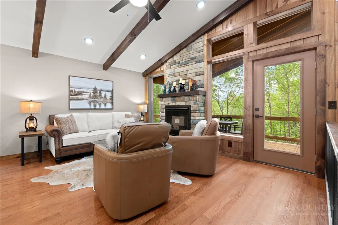 Image number 6 for the current listing
