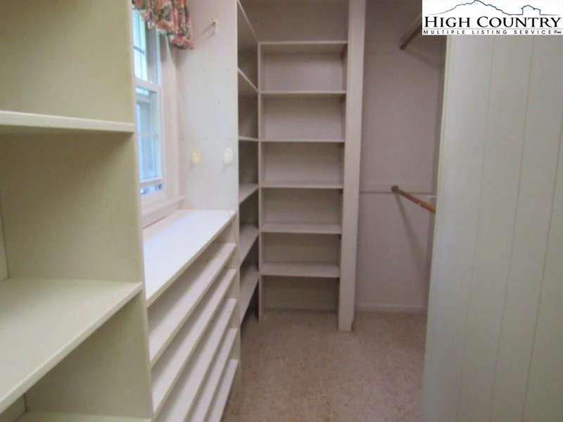 Image number 6 for the current listing