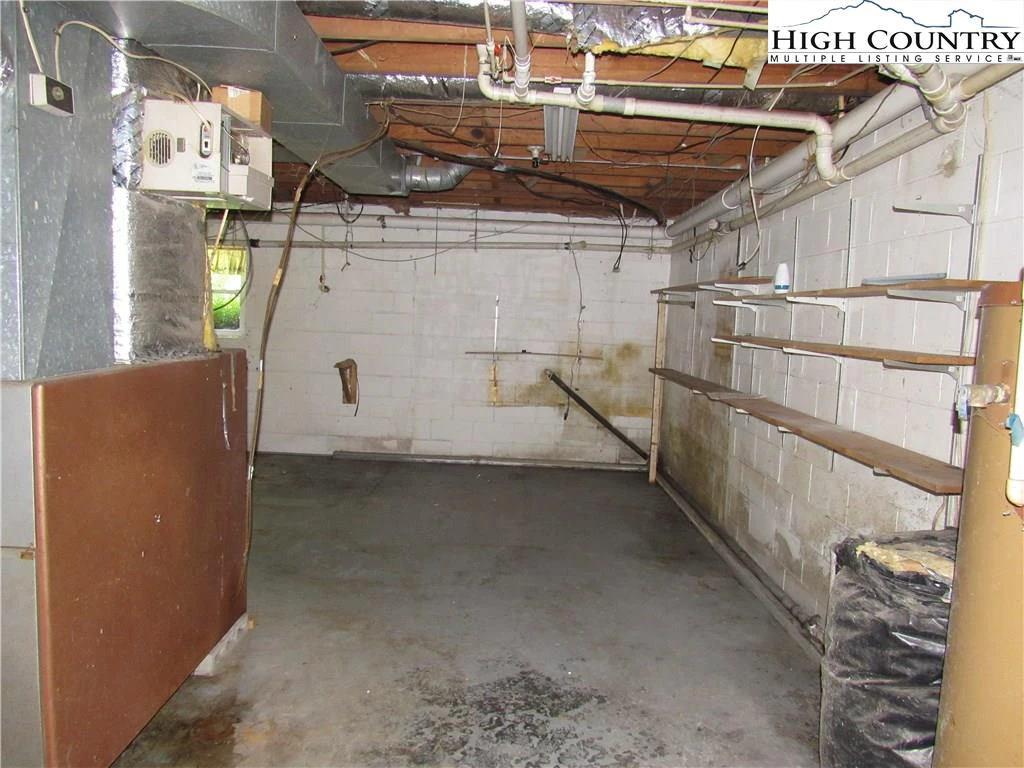 Image number 12 for the current listing