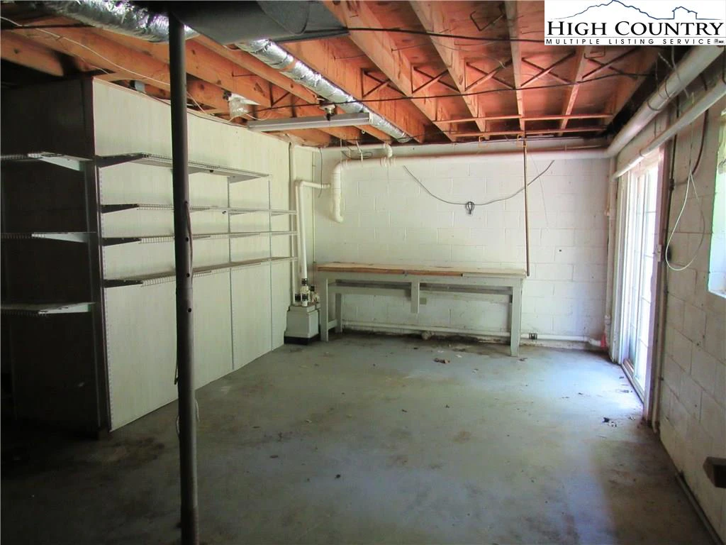 Image number 16 for the current listing