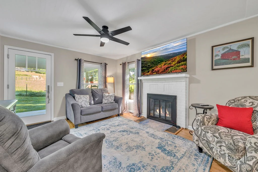 Image number 12 for the current listing