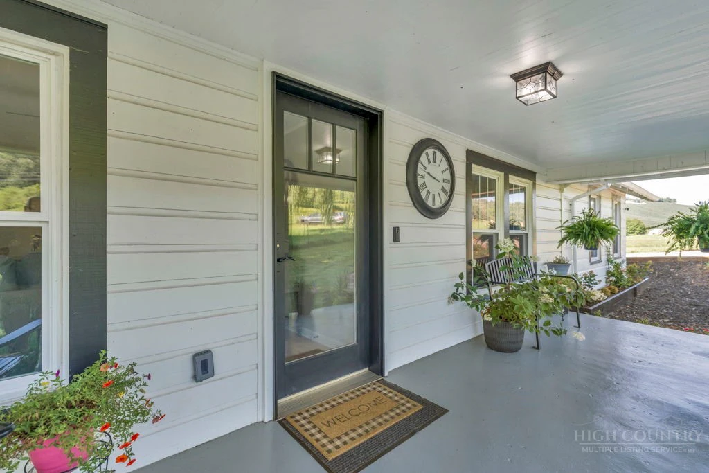 Image number 8 for the current listing