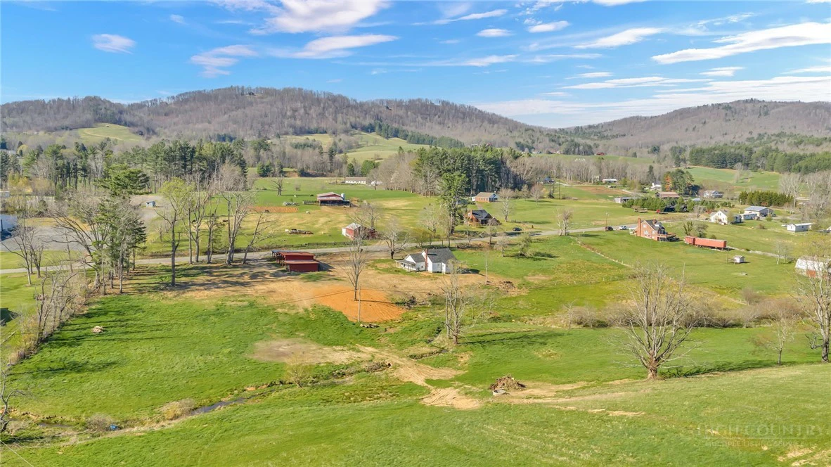 Image number 14 for the current listing