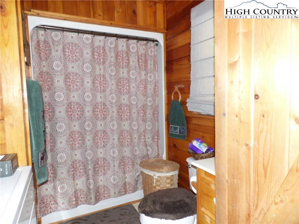 Image number 3 for the current listing