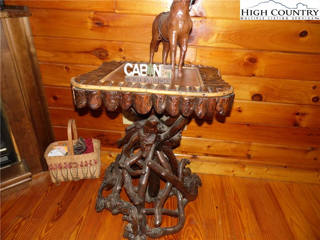 Image number 6 for the current listing