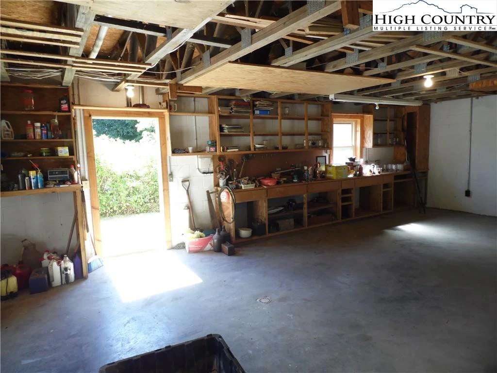 Image number 7 for the current listing