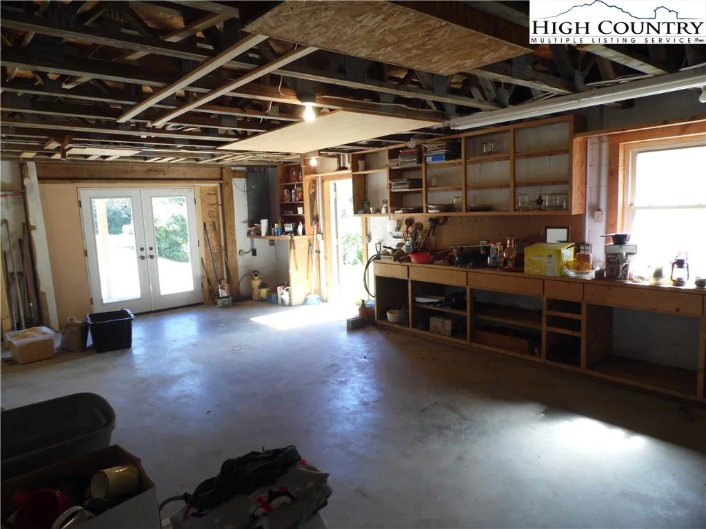 Image number 8 for the current listing