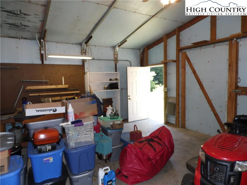 Image number 11 for the current listing