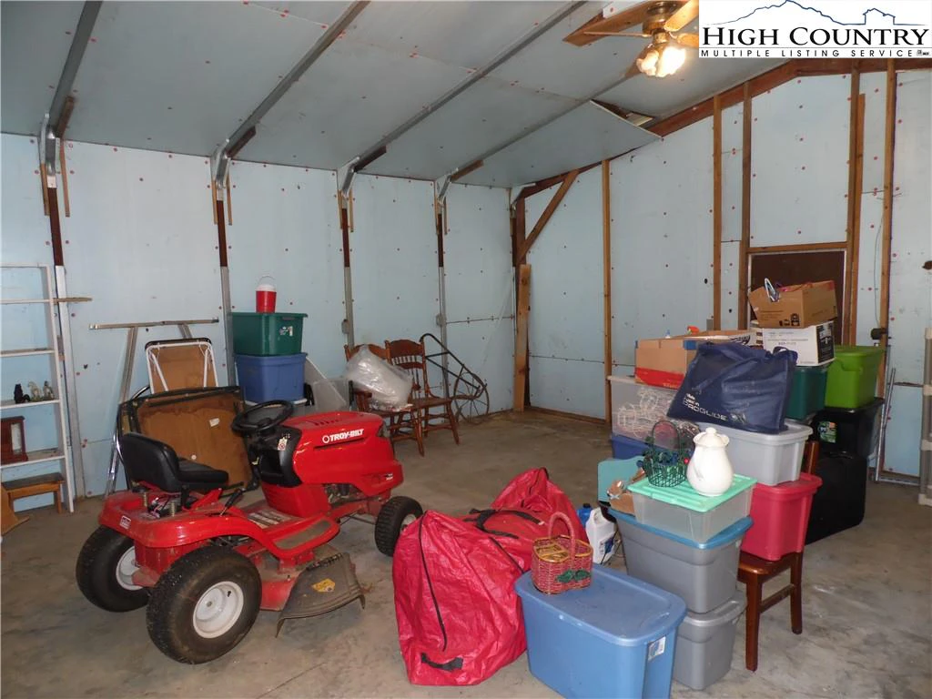 Image number 12 for the current listing