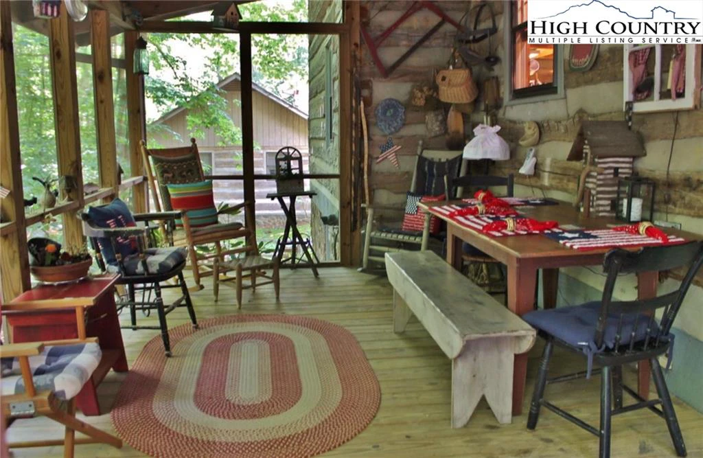 Image number 18 for the current listing
