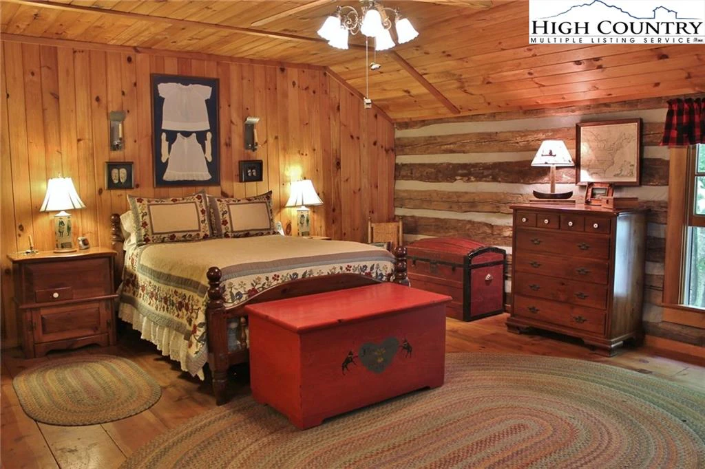 Image number 9 for the current listing