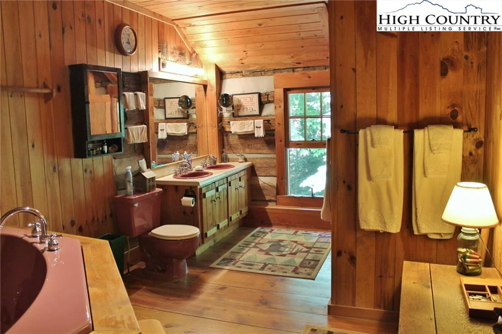 Image number 7 for the current listing