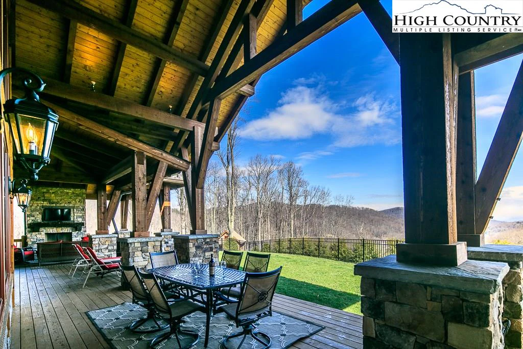 Image number 3 for the current listing