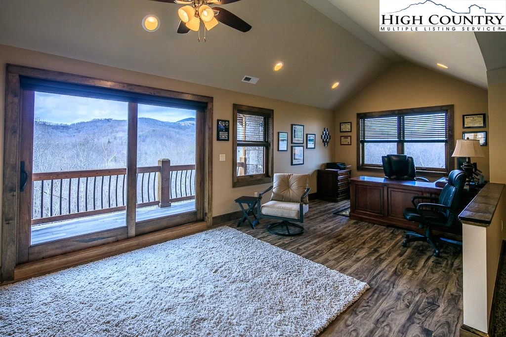 Image number 12 for the current listing