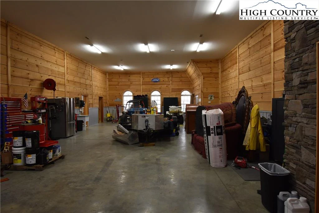 Image number 9 for the current listing