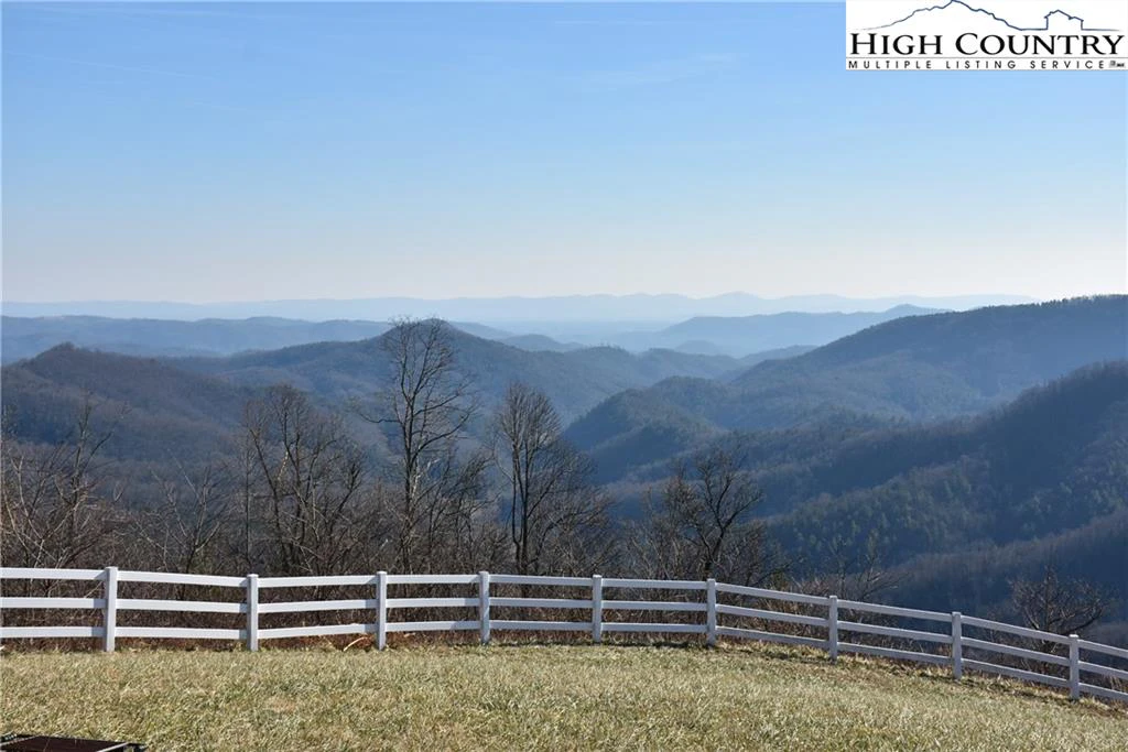 Image number 19 for the current listing