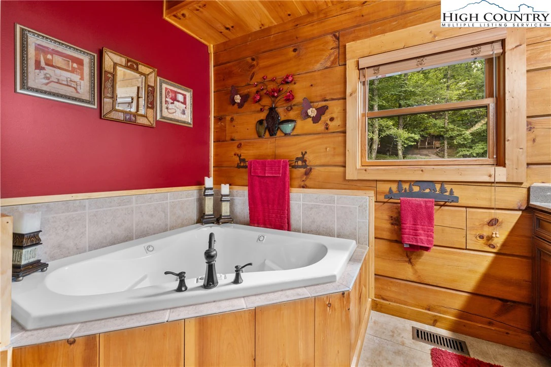 Image number 6 for the current listing