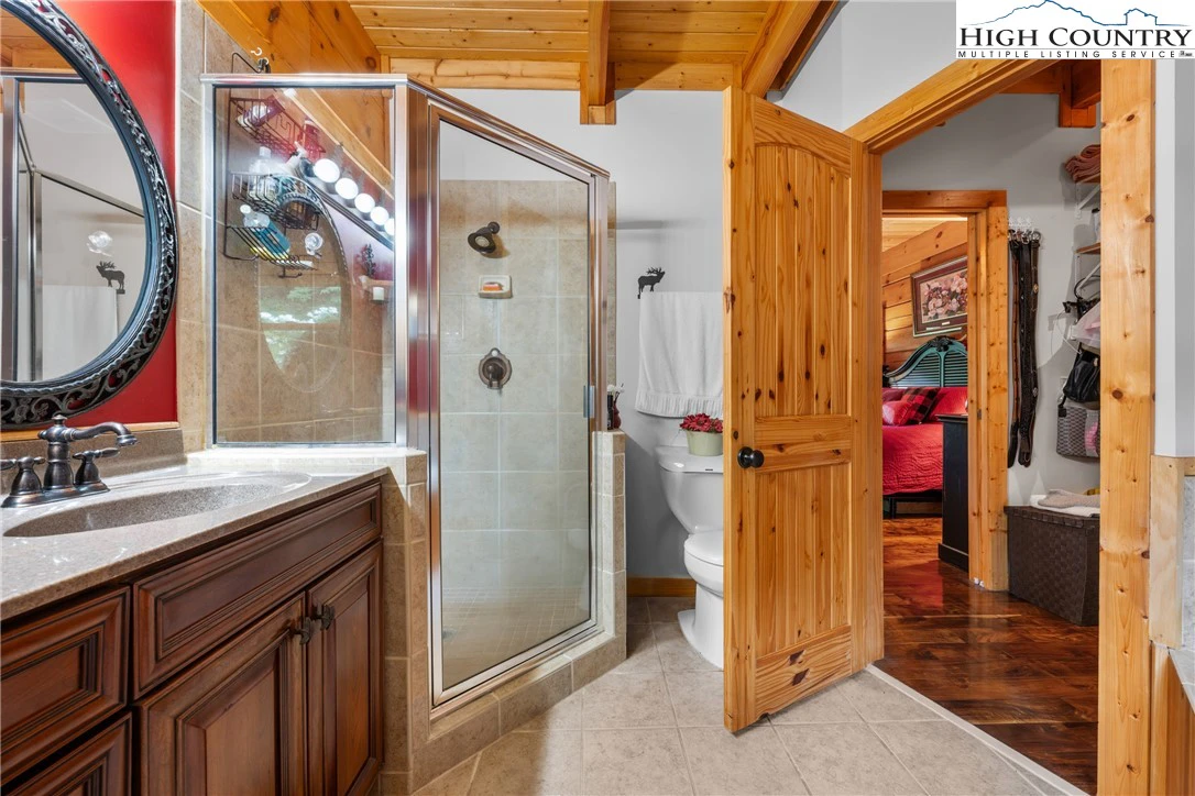 Image number 7 for the current listing