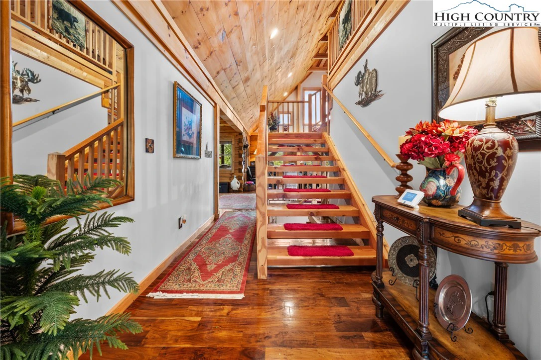 Image number 8 for the current listing