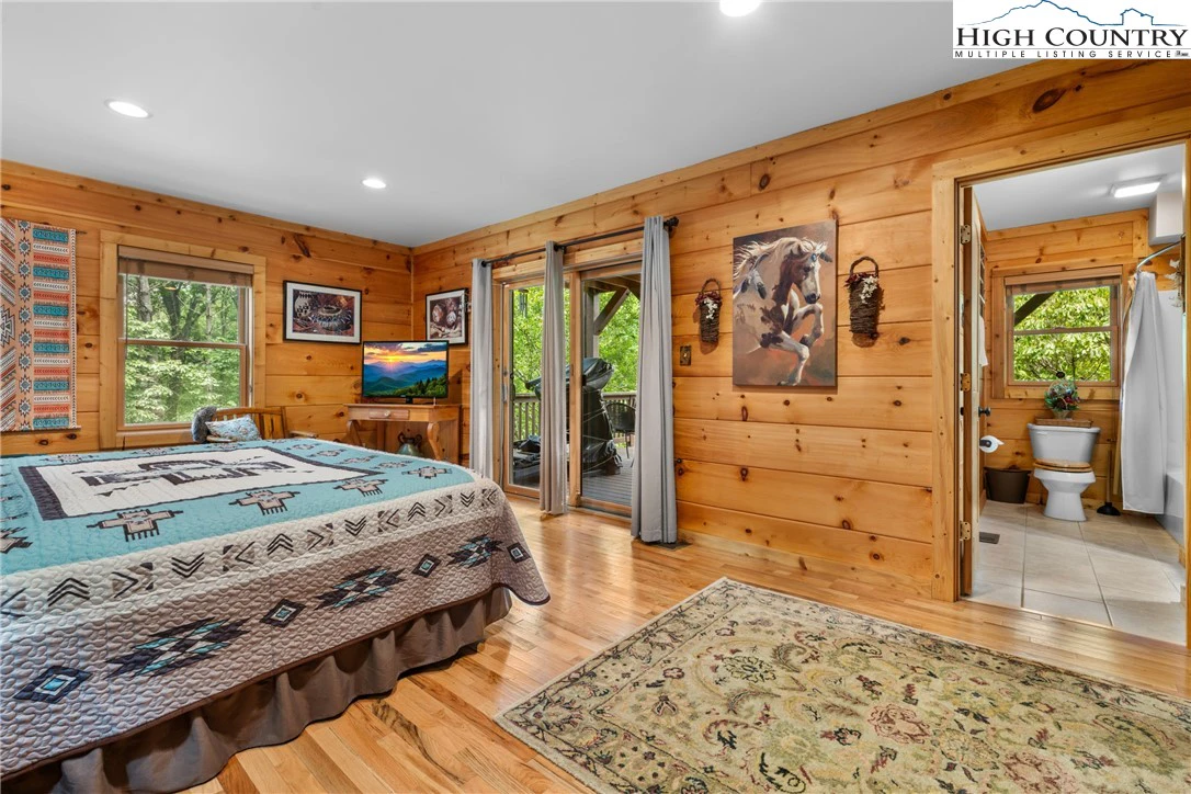 Image number 18 for the current listing