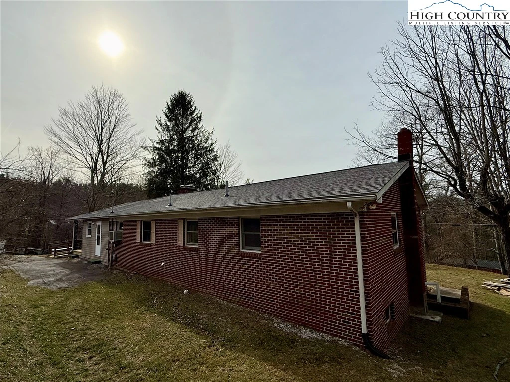 Image number 3 for the current listing