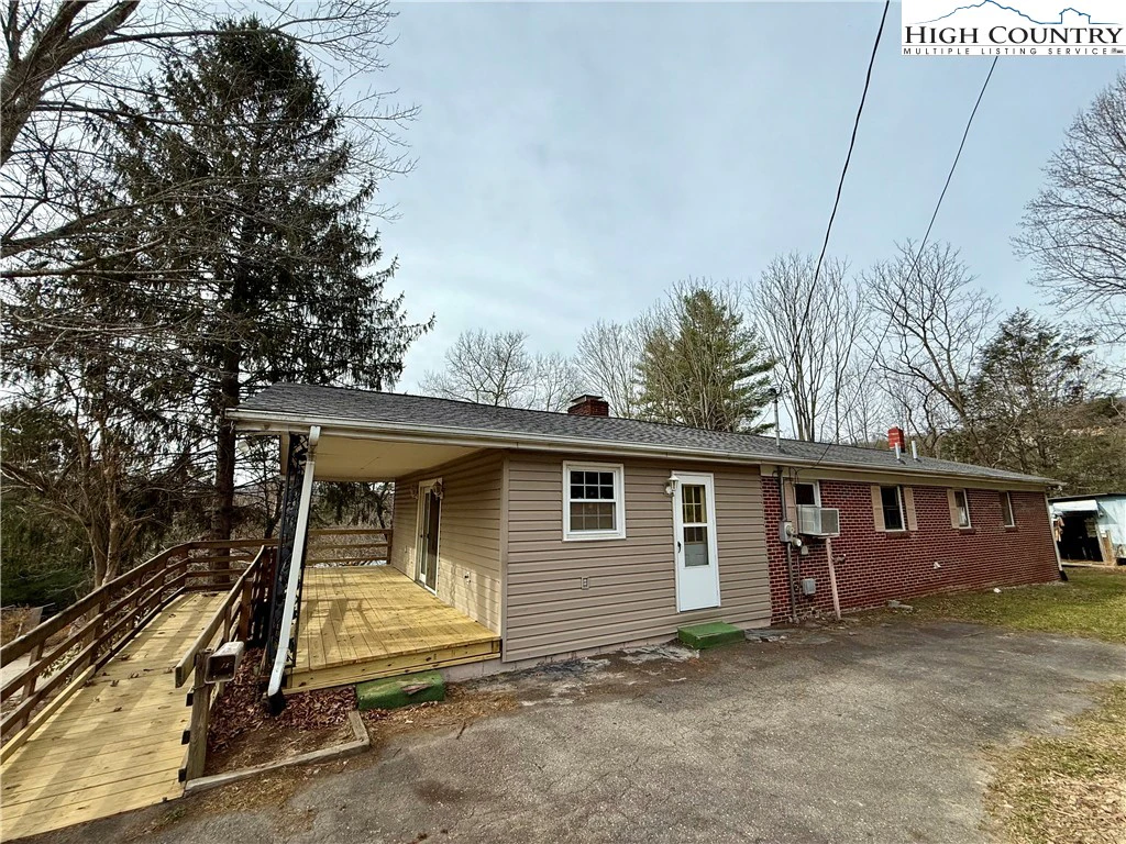Image number 4 for the current listing