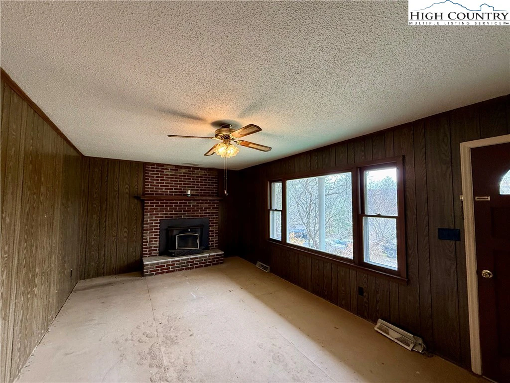 Image number 11 for the current listing