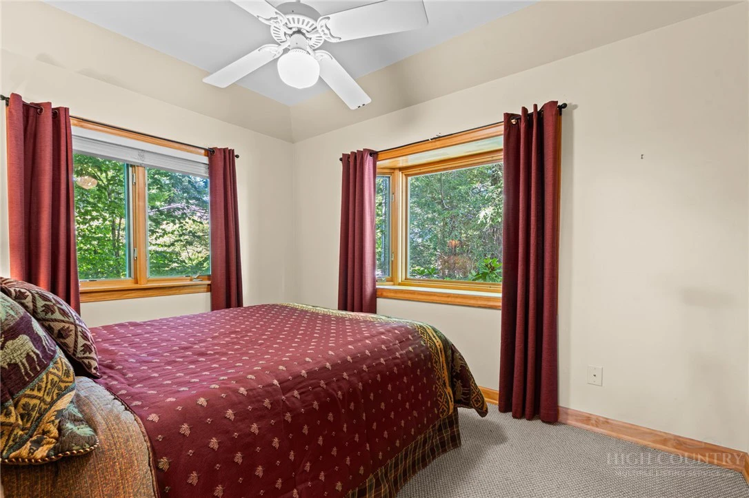 Image number 13 for the current listing
