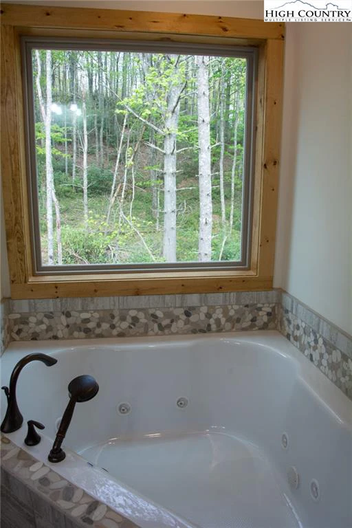 Image number 12 for the current listing