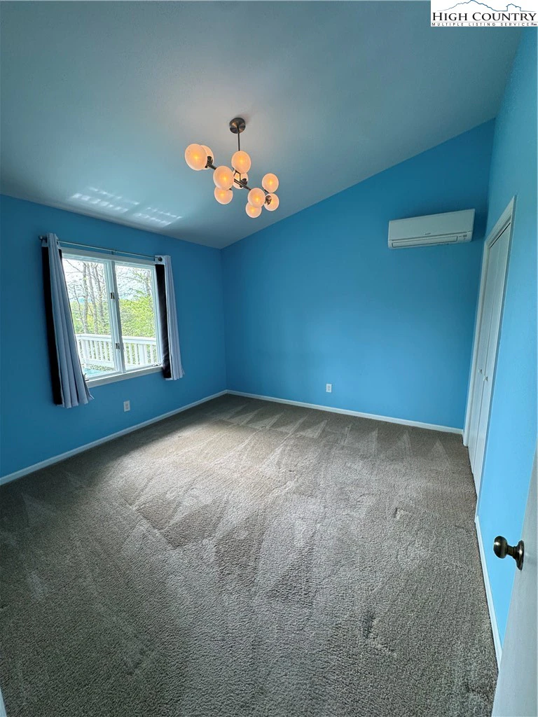 Image number 2 for the current listing