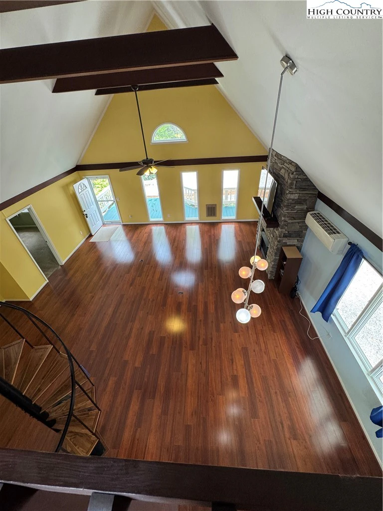 Image number 11 for the current listing