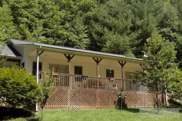 Image number 1 for the current listing
