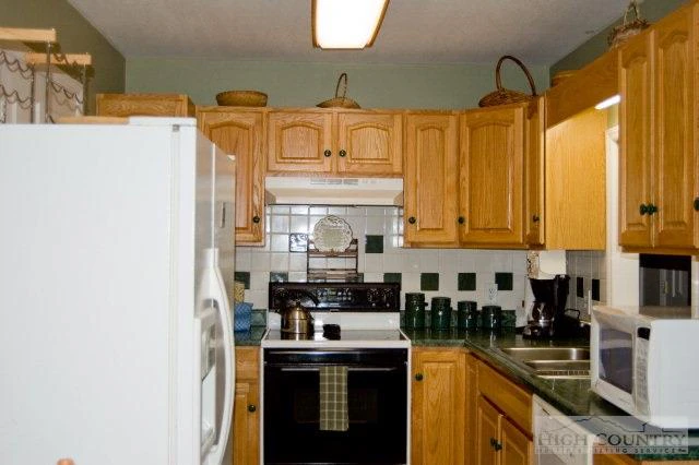 Image number 6 for the current listing