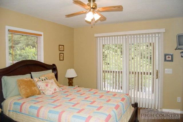 Image number 7 for the current listing