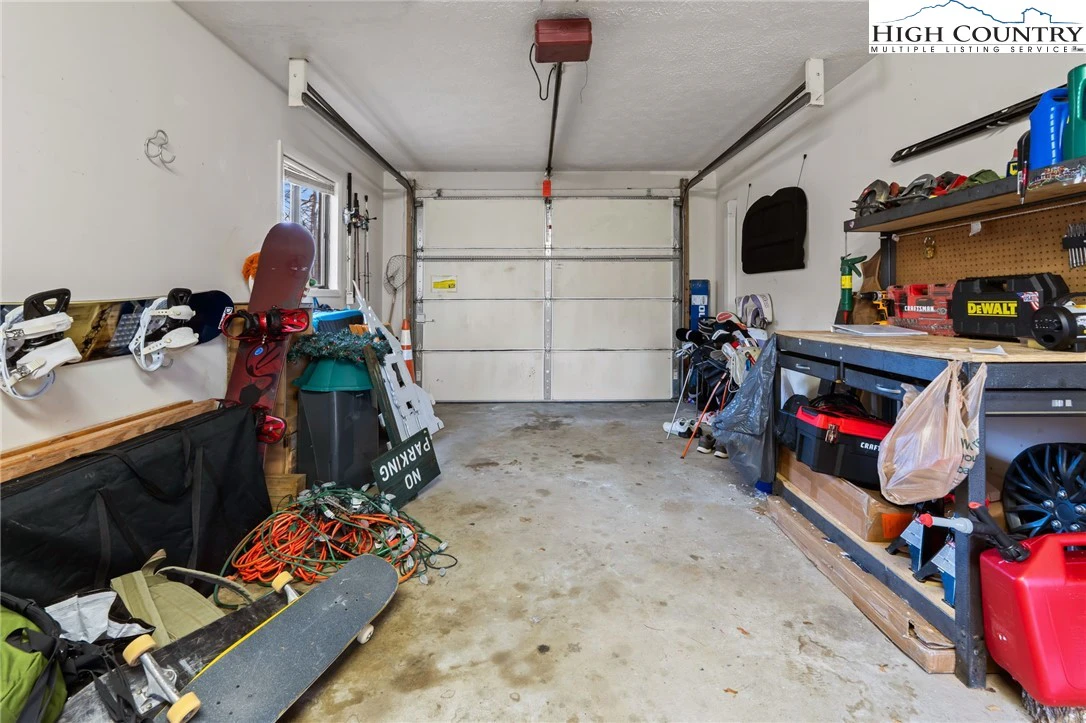 Image number 11 for the current listing
