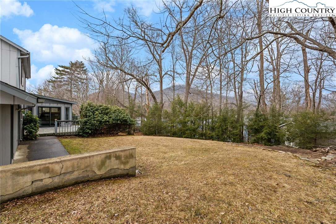 Image number 16 for the current listing