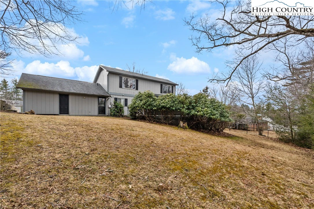 Image number 17 for the current listing
