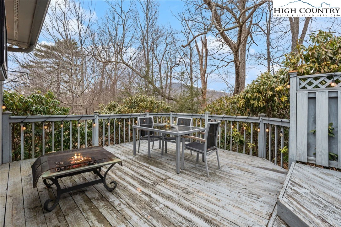 Image number 14 for the current listing