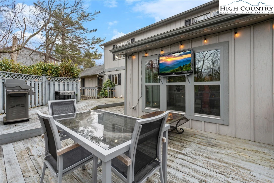 Image number 2 for the current listing