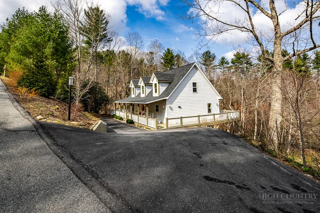 Image number 2 for the current listing