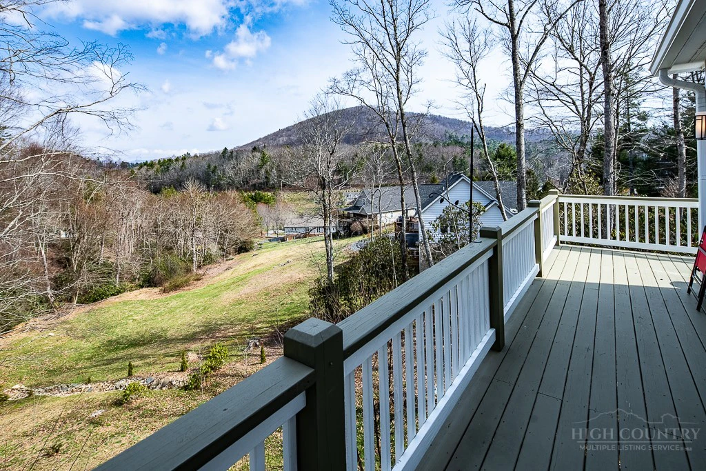 Image number 13 for the current listing