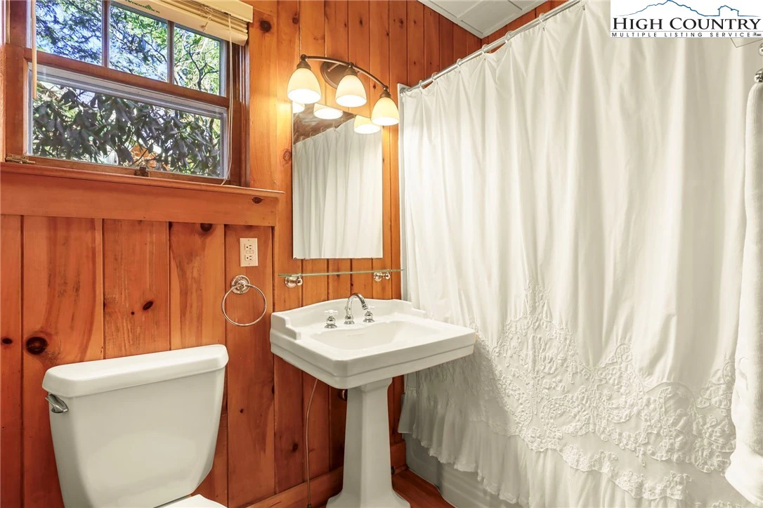 Image number 6 for the current listing