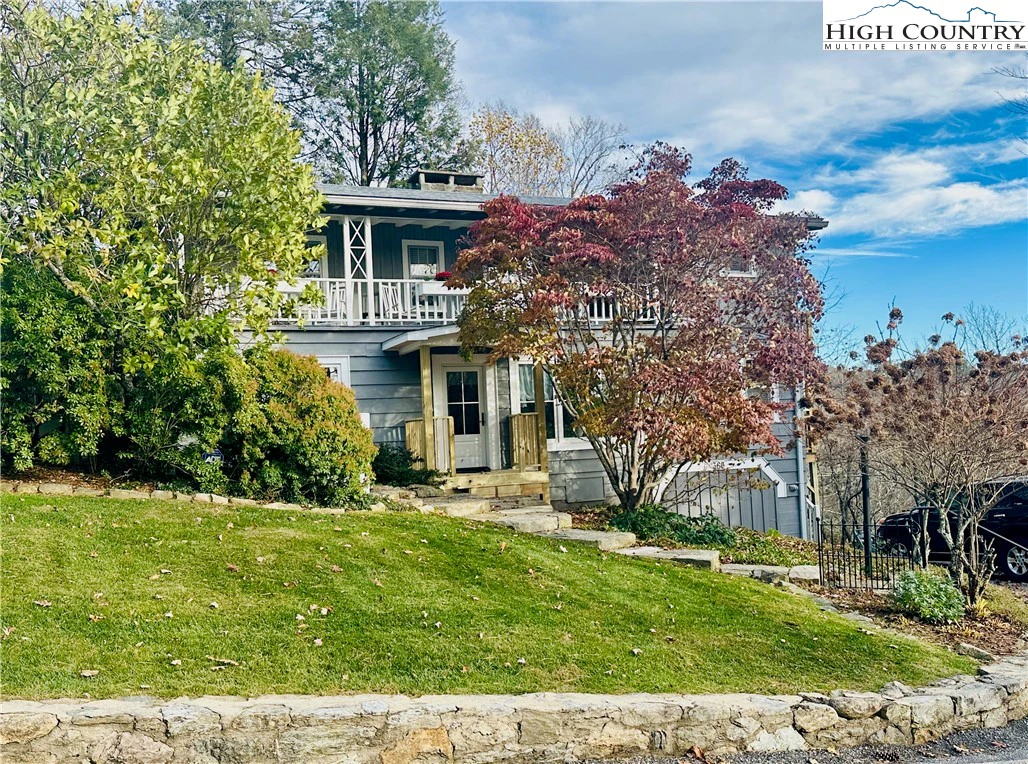 Image number 1 for the current listing