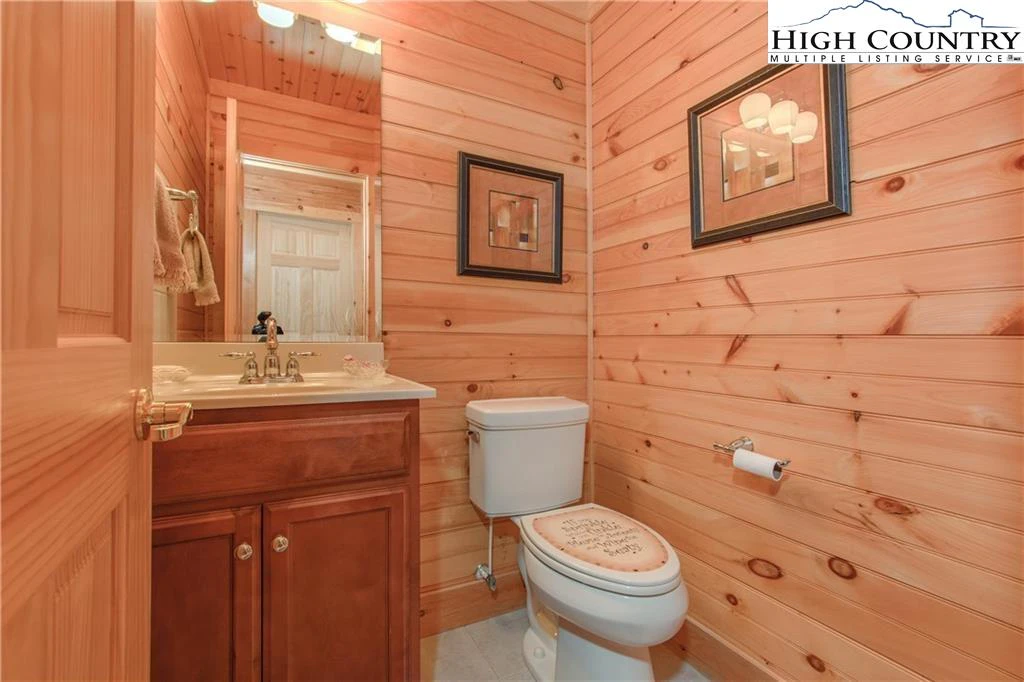 Image number 11 for the current listing