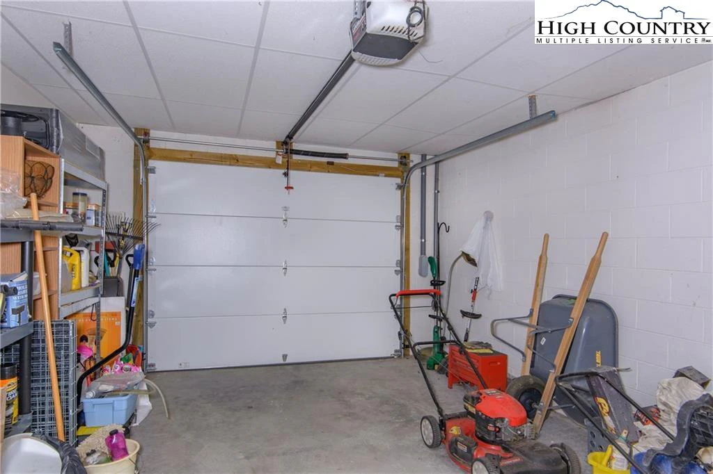 Image number 8 for the current listing